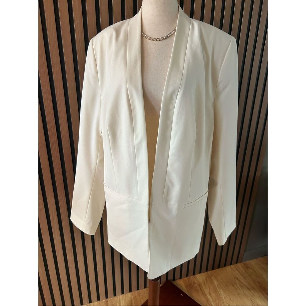 Lane Bryant cream blazer no buttons size 18 or xl